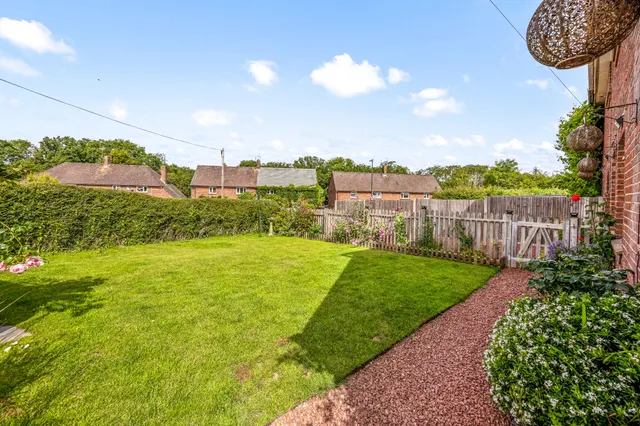 Furze Road, Rudgwick, RH12, photo 3