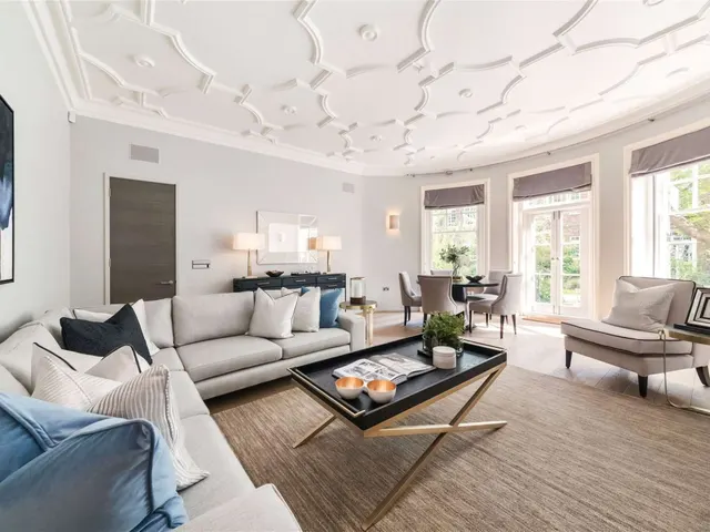 Sloane Court West, Sloane Square, London, SW3 4TD, photo 1