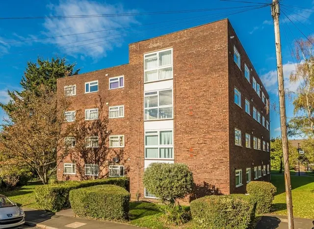 St. Christophers Close, Isleworth, TW7, photo 1