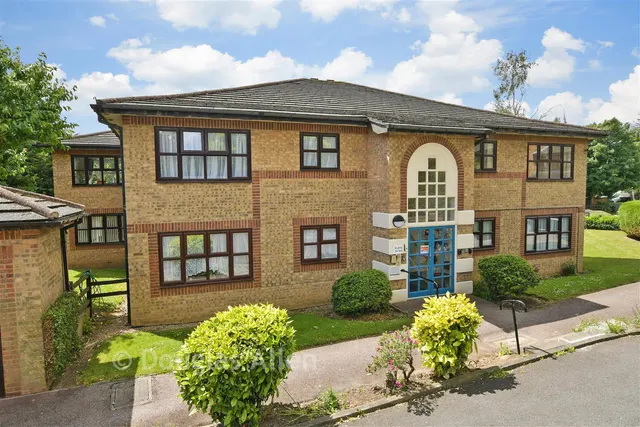 Abbs Cross Gardens, Hornchurch, RM12, photo 1