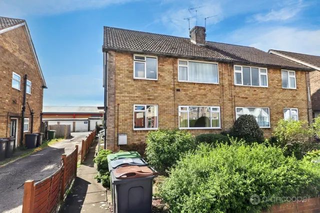 Oaston Road, Nuneaton, CV11, photo 1