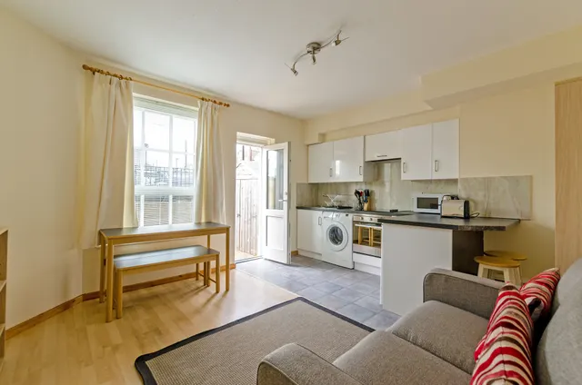 152 Wilmot Street, London, photo 1