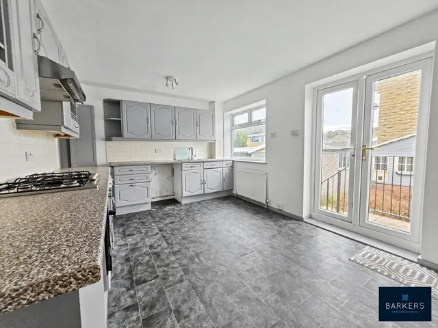 Photo 3 — Clarence Street, Cleckheaton BD19 5HJ