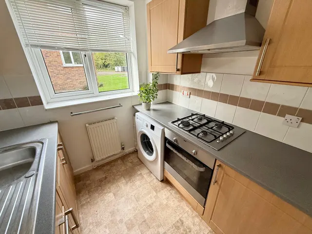 Heatherfield Court, Wilmslow, SK9, photo 3