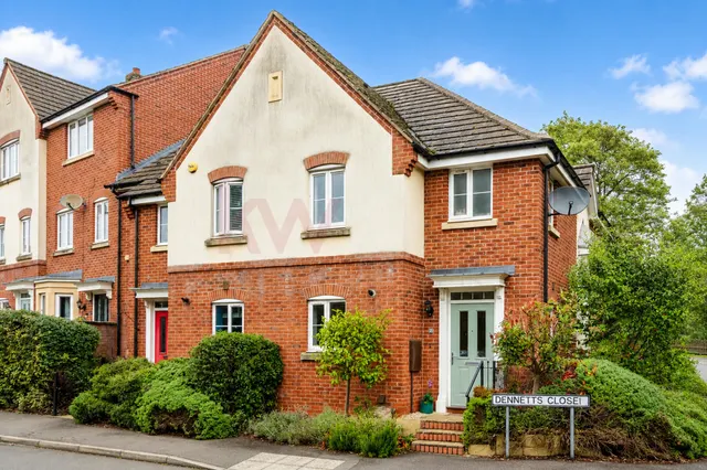 Daventry, NN11, photo 1