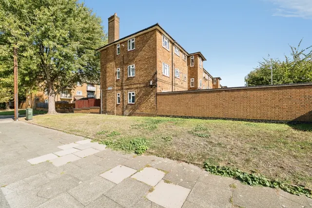 Broxburn Drive, South Ockendon, RM15, photo 1