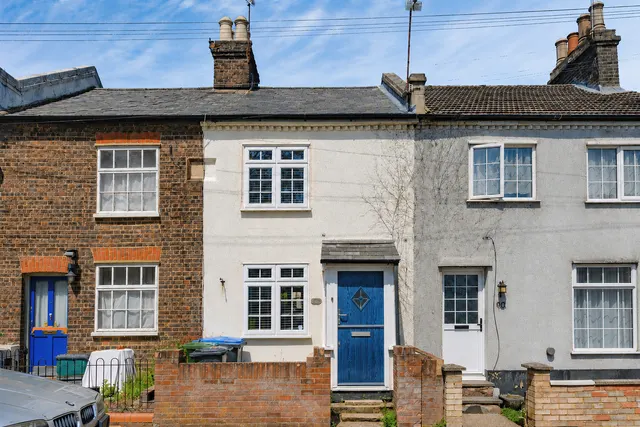 Weymouth Street, HEMEL HEMPSTEAD, photo 1