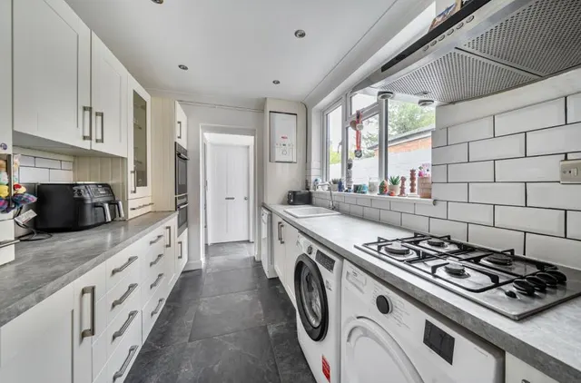 George Street, Dunstable, LU6, photo 3