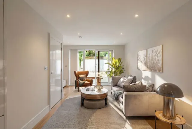 Bromyard Avenue, Acton, W3, photo 1