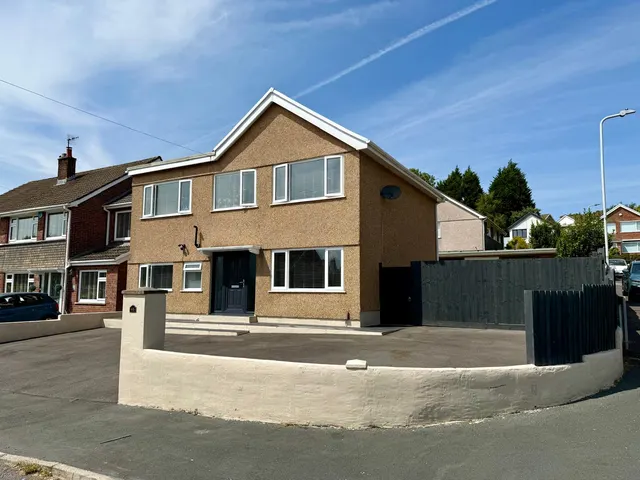 Dylan Road, Killay, SA2, photo 2