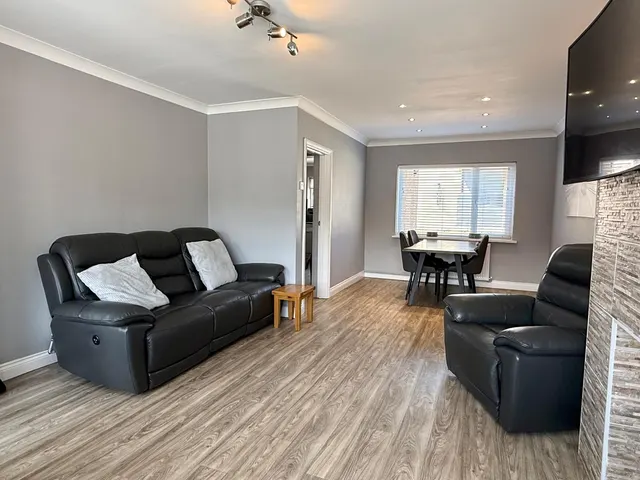 Dylan Road, Killay, SA2, photo 3