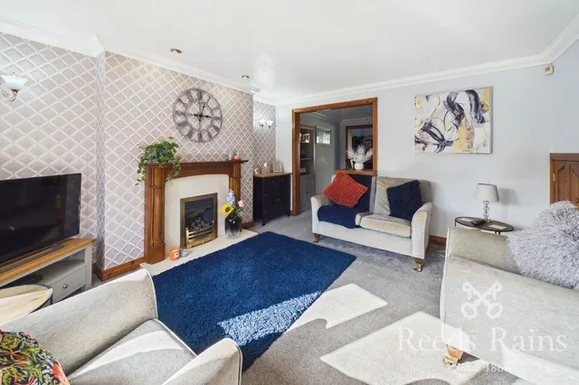 Briarwood Close, Leyland, PR25, photo 3
