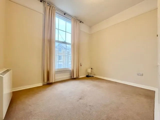 Photo 3 — Mornington Terrace, London NW1 7RU