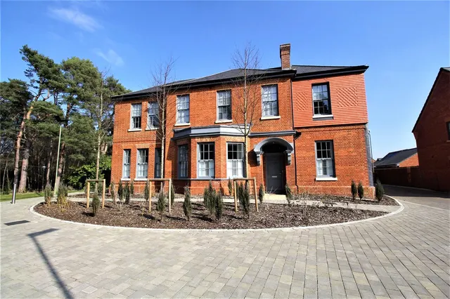 Amherst Place, Bordon, GU35, photo 1