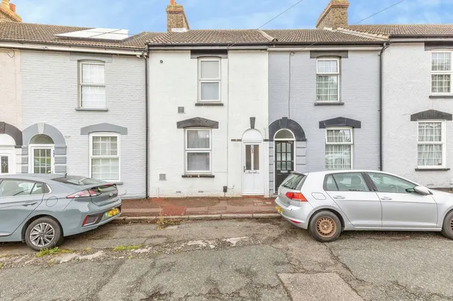 Wainscott Road, Wainscott, Kent, ME2, photo 1