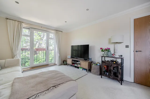 Photo 2 — Reading Road, Winnersh, Wokingham, Berkshire, RG41 5PP