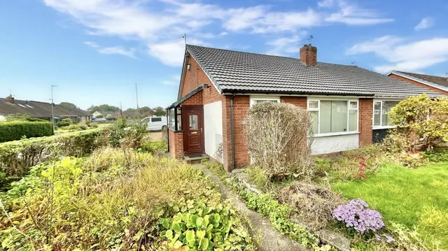 Cowley Crescent, Padiham, BB12, photo 1
