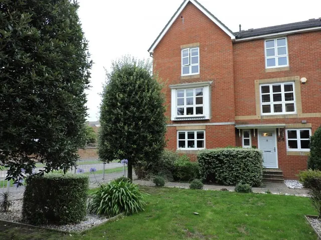 Caroline Way, Sovereign Harbour North, BN23, photo 1