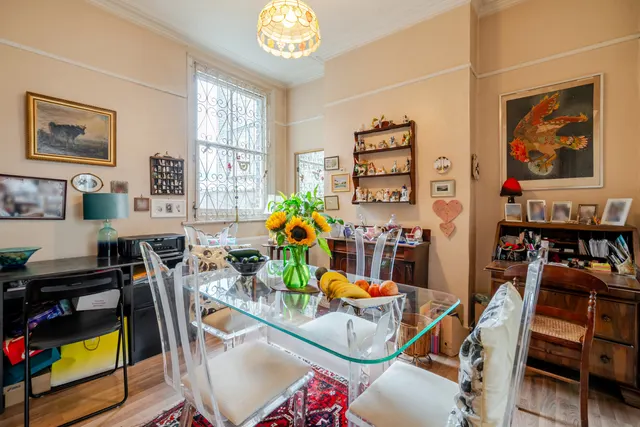 Photo 3 — Epple Road, Fulham, London, SW6