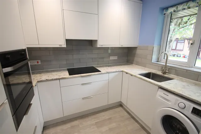 Langley Road, Chippenham, photo 3