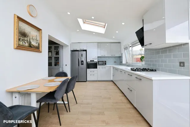 Mulberry Crescent, West Drayton, UB7, photo 3
