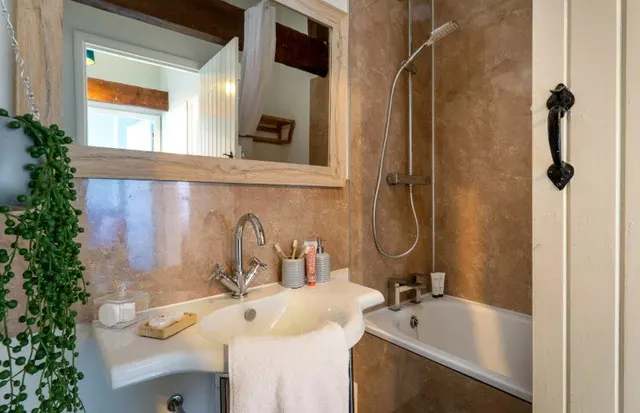 West Ford Lodges, Ash Mill, EX36, photo 3