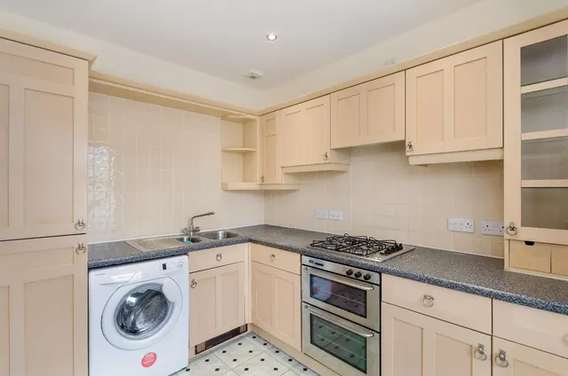 Bishopfields Drive, York, YO26, photo 3