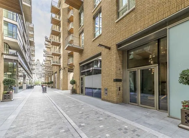 Duchess Walk, One Tower Bridge, SE1, photo 1