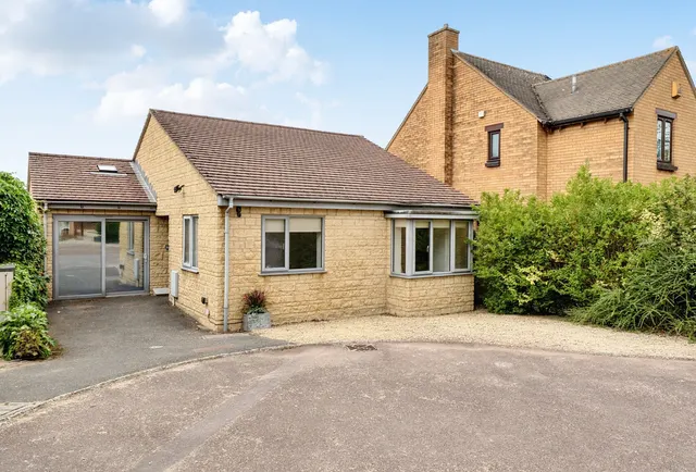 The Spindles, Cheltenham, GL53 0QD, photo 1