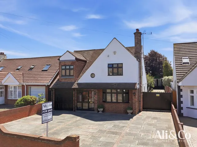 Photo 3 — Long Lane, Grays, Essex, RM16 2PT