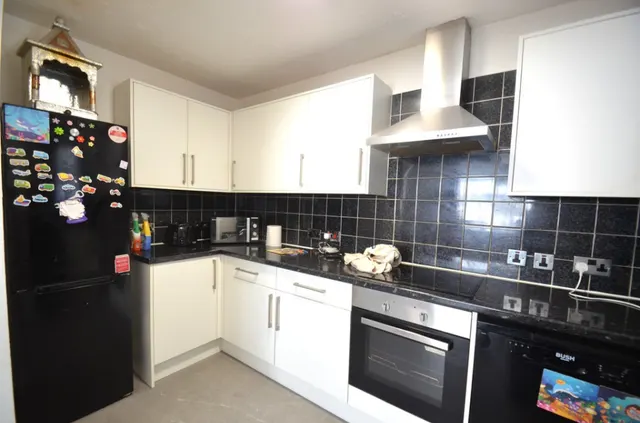 Hatton Road, Feltham, photo 3