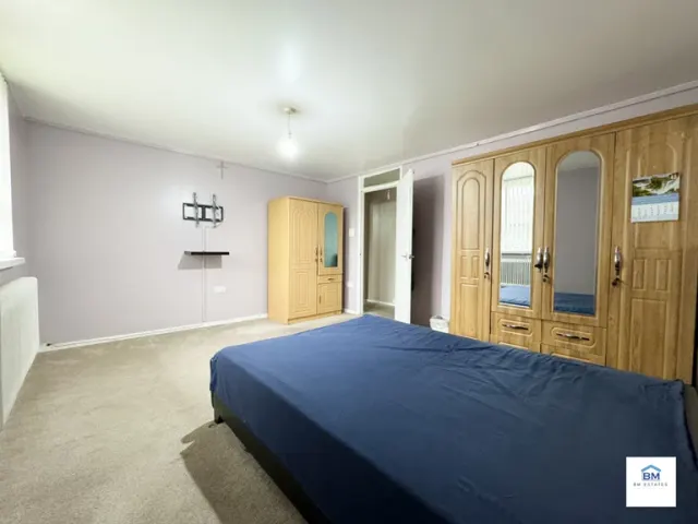 Photo 3 — Iffley Court, Leicester, LE5 4TN