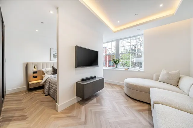 Brigade Court, London, SE1, photo 1