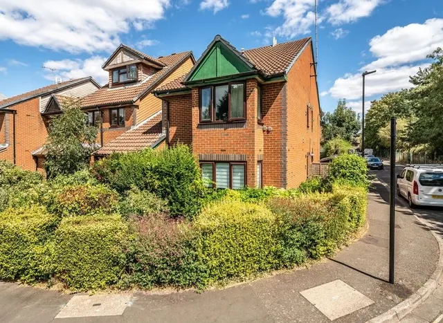 Oak Lane, Isleworth, TW7, photo 1