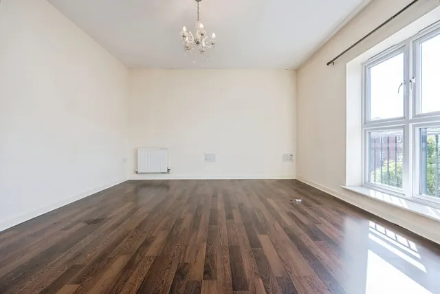 Photo 3 — Rochester Way, Shortstown, Bedford, Bedfordshire, MK42