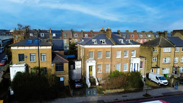 Tollington Road, London, photo 1