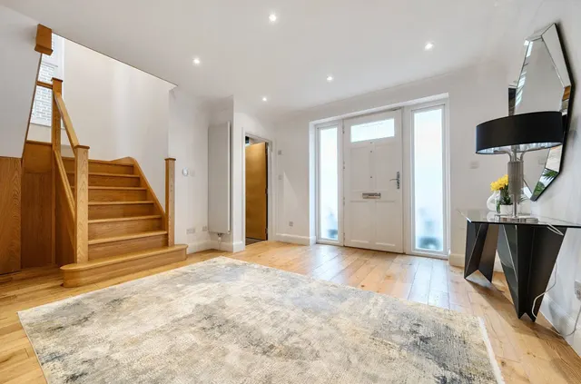 Photo 2 — Harmsworth Way, Totteridge, London, N20 8JT