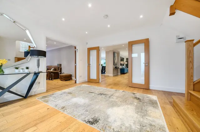 Photo 3 — Harmsworth Way, Totteridge, London, N20 8JT