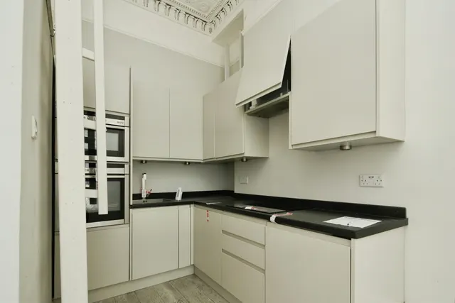 Photo 2 — Cavendish Place, Brighton