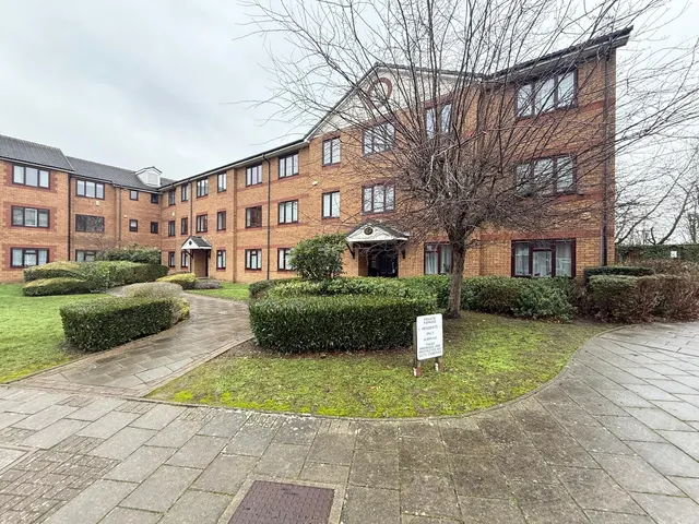 Pullman Place, Eltham, SE9 6EG, photo 1