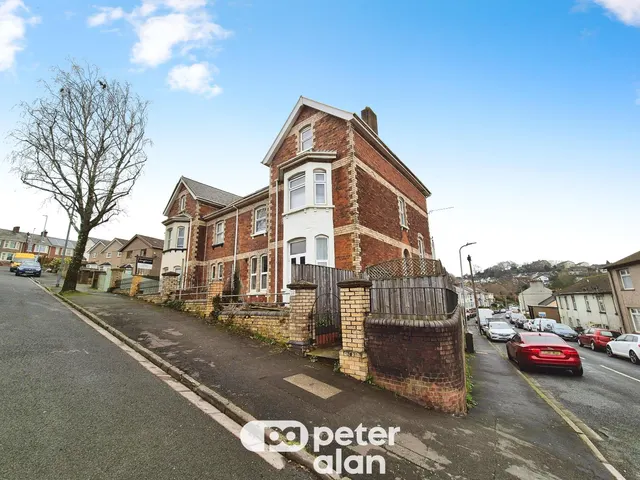 Victoria Avenue, Newport, NP19, photo 1