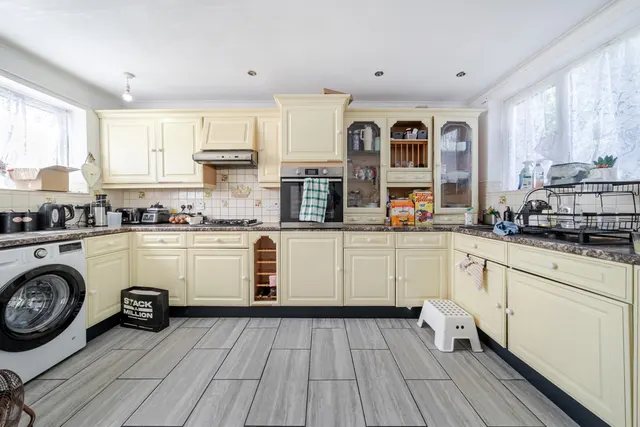 Photo 2 — Bexley Road, DA8