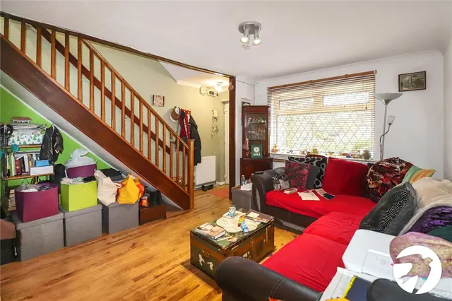Plympton Close, DA17, photo 2