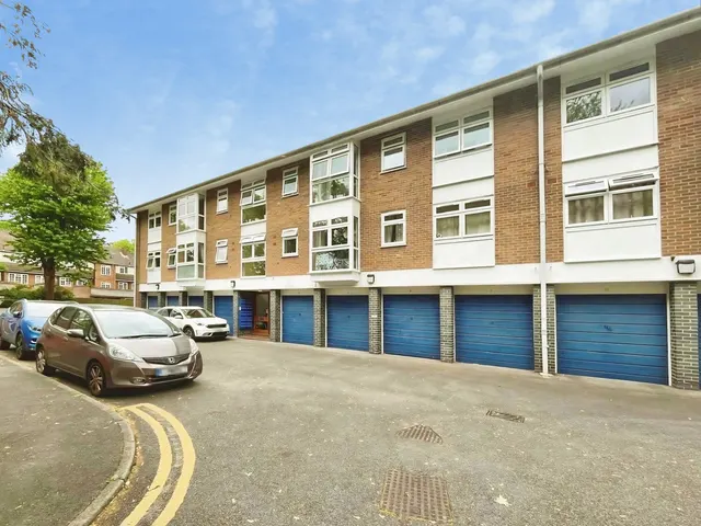Harriers Close, Ealing, W5, photo 2