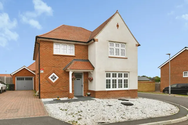 Hazel Road, Basildon, SS16, photo 1