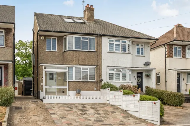 Constance Crescent, Hayes, photo 1