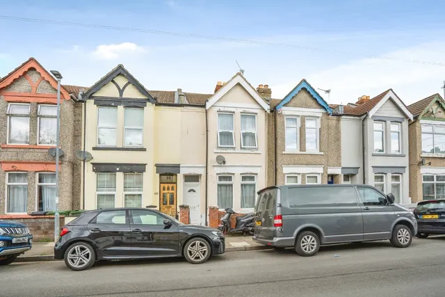 Glasgow Road, Southsea, PO4, photo 1