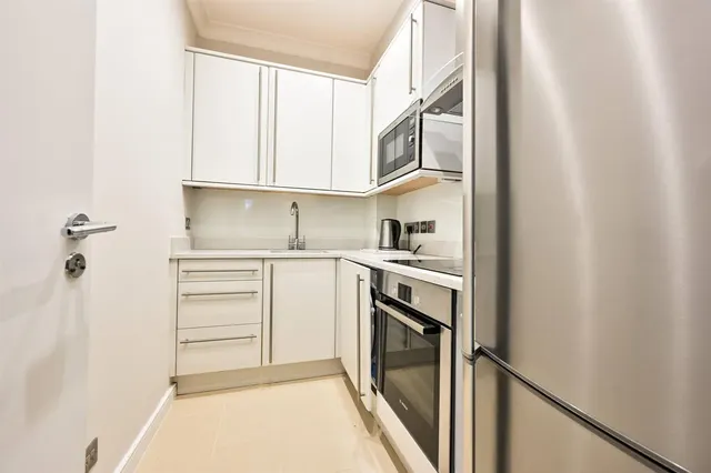 Pembroke Road, Kensington, W8, photo 3