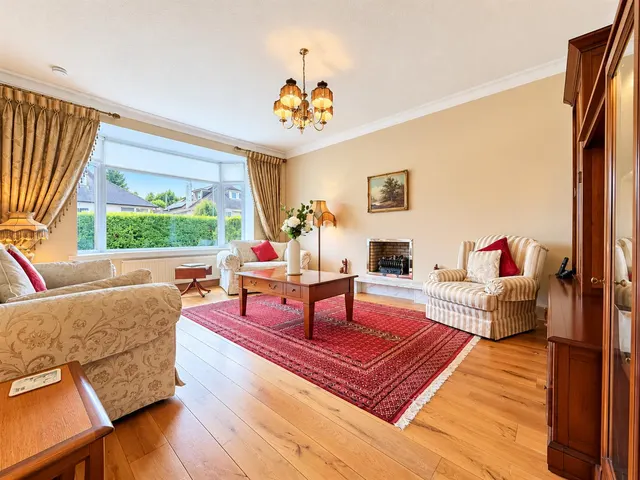 Photo 3 — Kinfauns Drive, Newton Mearns, Glasgow, G77 5PB