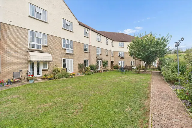 Sycamore Court, Stilemans, SS11, photo 3